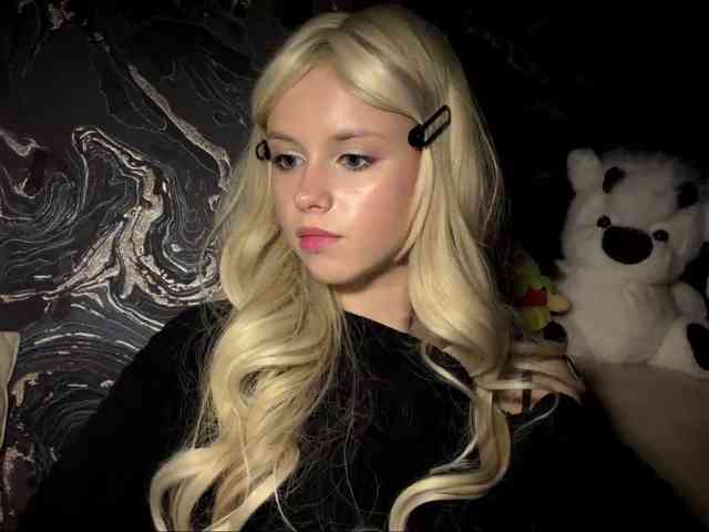 BundtAmely — live female cam on BongaCams