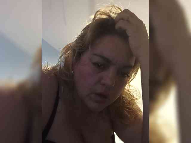 maria-juana's live room