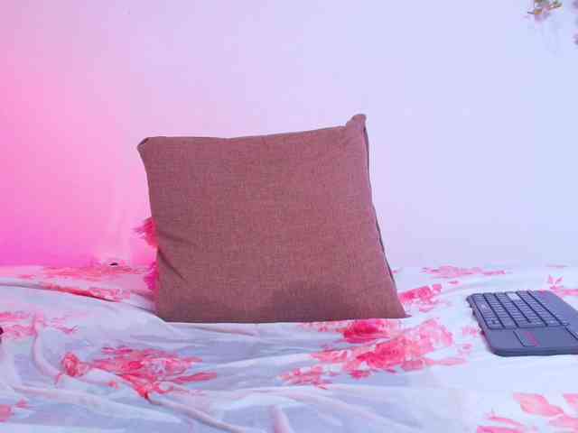 BeccaKox webcam