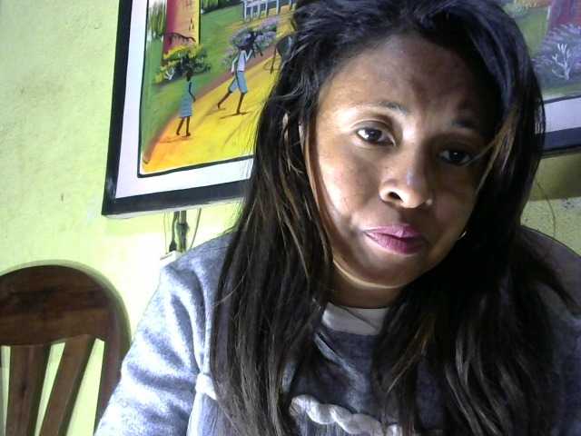 Mayorah-kiss live cam on BongaCams