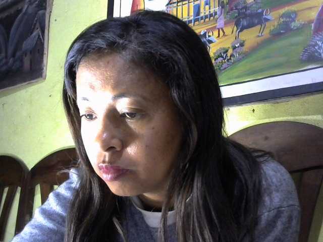Mayorah-kiss live cam on BongaCams