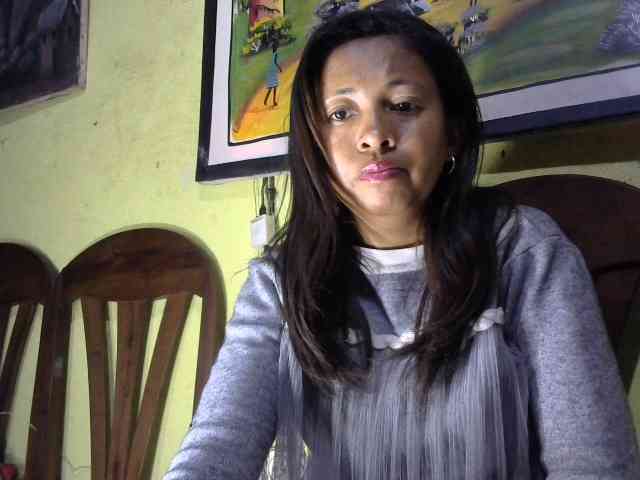 Mayorah-kiss webcam