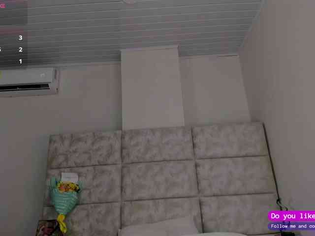 VioletClarkson webcam