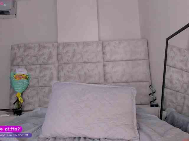 VioletClarkson webcam