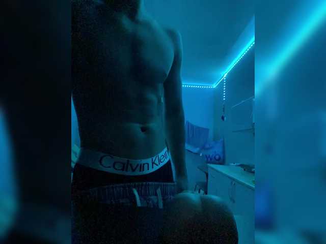 lolskills226 — live male cam