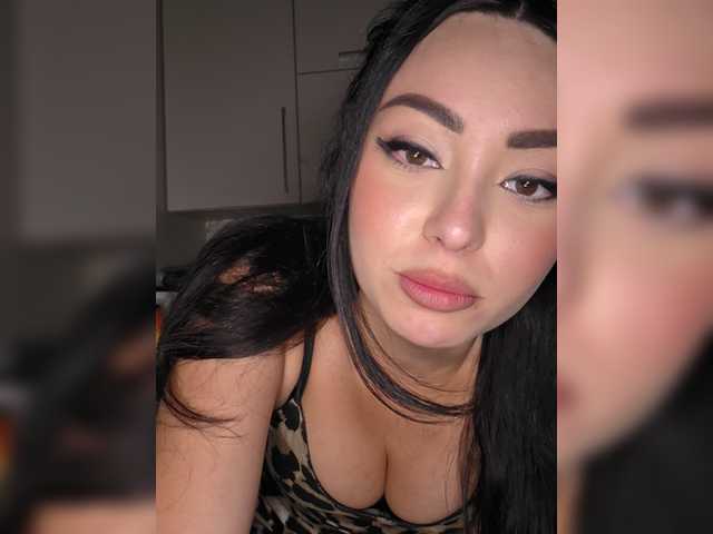 Brunetkaaaa live cam