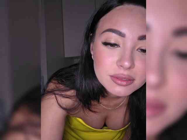Model: Brunetkaaaa