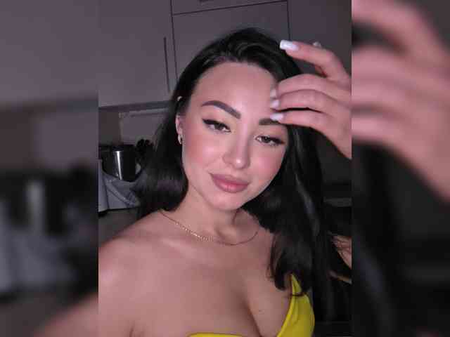 Brunetkaaaa webcam