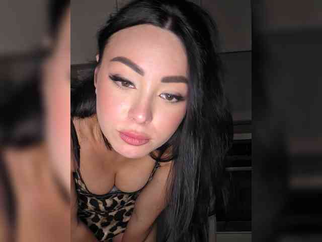 Brunetkaaaa webcam