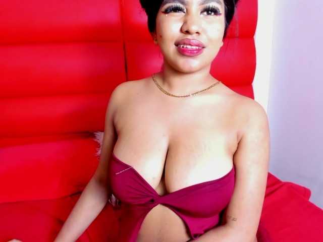 KeiraMendozax live cam on BongaCams