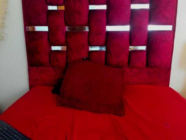 KeiraMendozax live cam on BongaCams