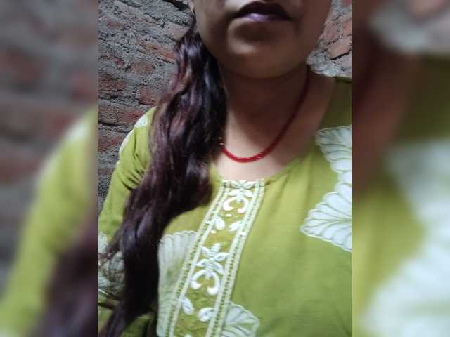 Soniya143 live cam on BongaCams
