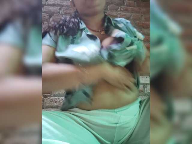 Soniya143 live cam on BongaCams