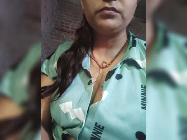 Soniya143 live cam on BongaCams