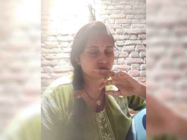 Soniya143 live cam on BongaCams