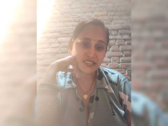 Soniya143 live cam on BongaCams