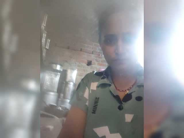 Soniya143 live cam on BongaCams
