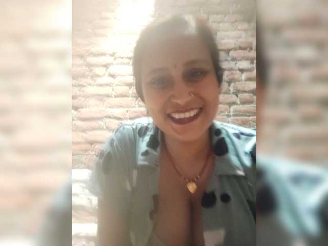 Soniya143 live cam on BongaCams