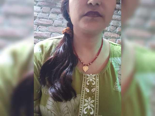 Soniya143 live cam on BongaCams