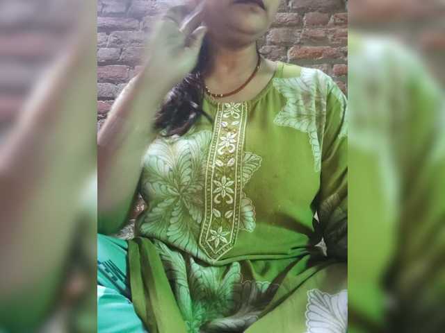 Soniya143 live cam on BongaCams