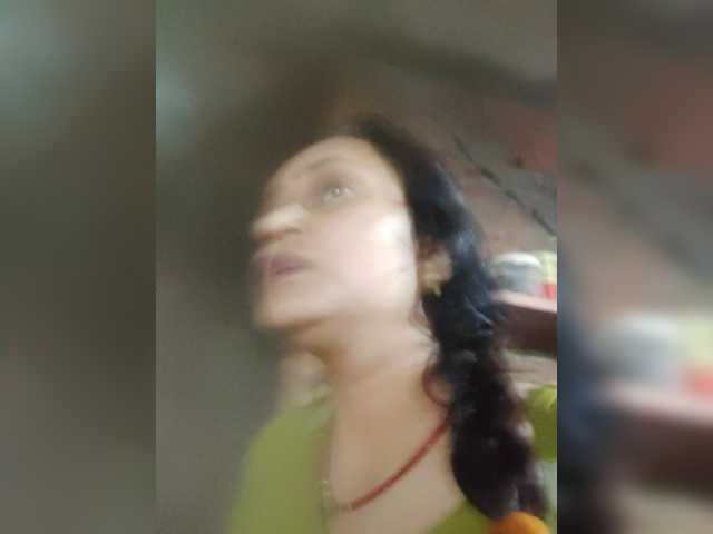 Soniya143 live cam on BongaCams