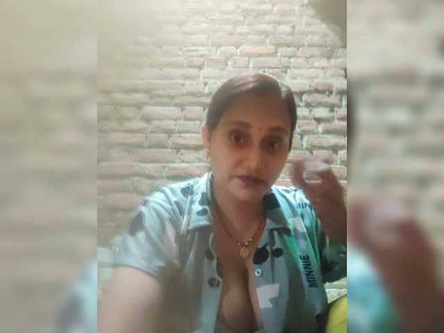 Soniya143 live cam on BongaCams