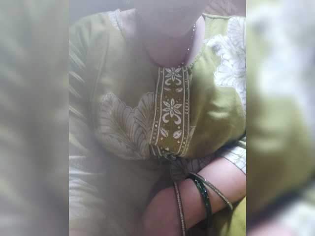 Soniya143 live cam on BongaCams