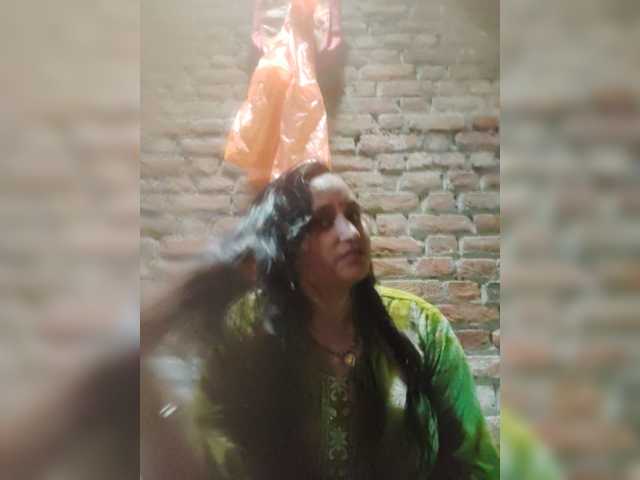 Soniya143 live cam on BongaCams