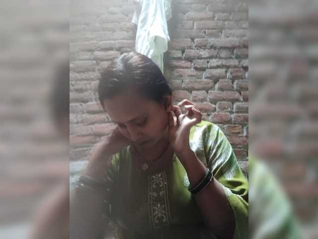 Soniya143 live cam on BongaCams