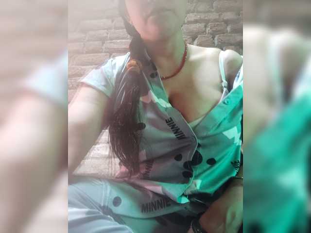 Soniya143 live cam on BongaCams