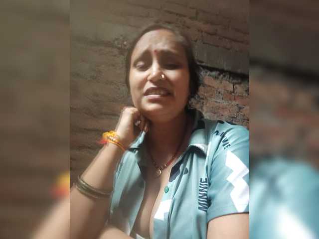 Soniya143 live cam on BongaCams