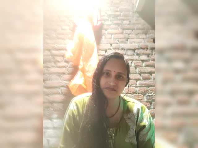 Soniya143 live cam on BongaCams