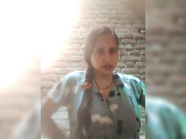 Soniya143 live cam on BongaCams