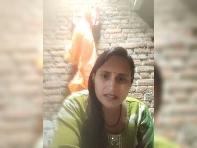 Soniya143 live cam on BongaCams