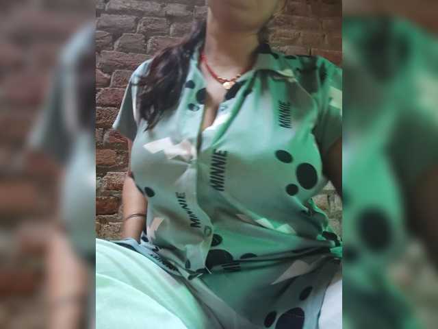 Soniya143 live cam on BongaCams