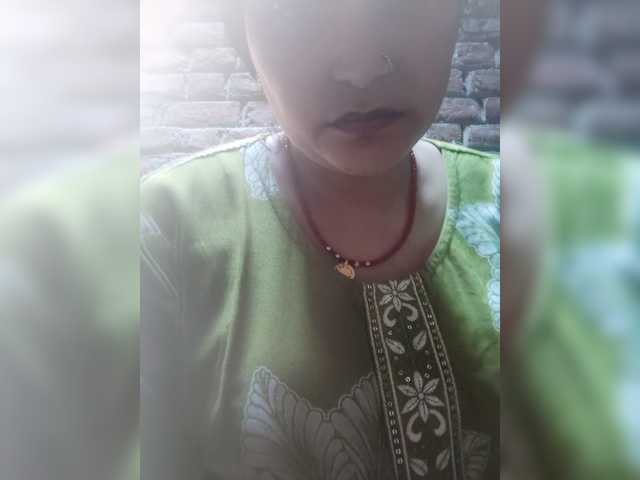 Soniya143 live cam on BongaCams
