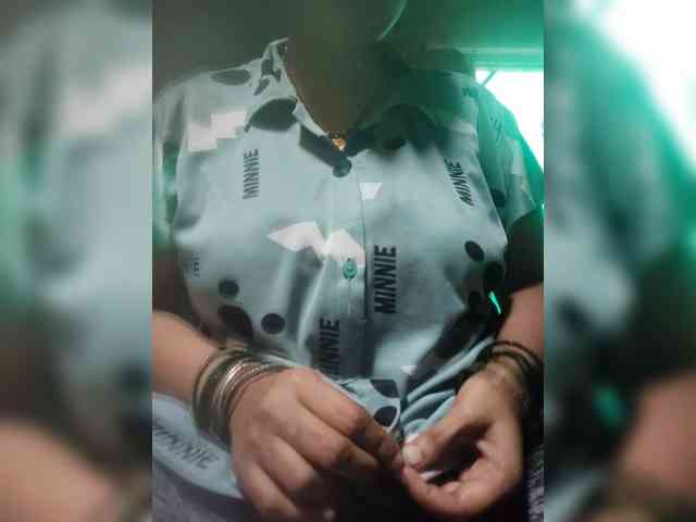 Soniya143 webcam
