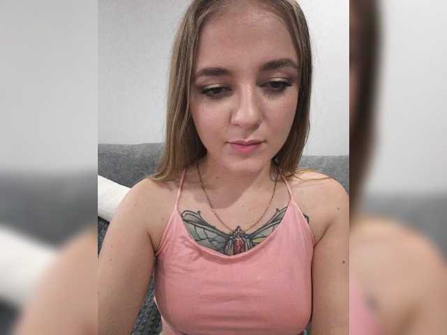 Sweetpies live cam on BongaCams