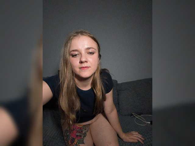 Sweetpies live cam on BongaCams