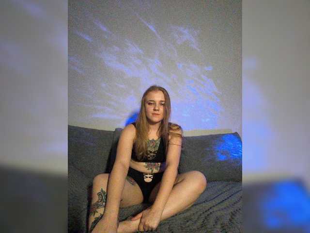 Sweetpies live cam on BongaCams