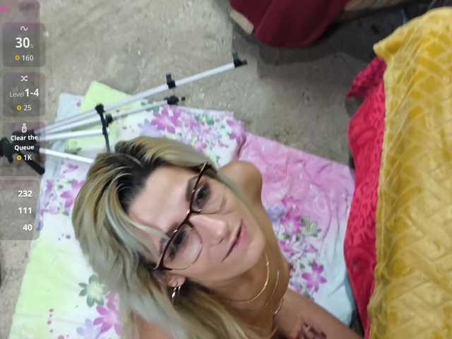 Sex chat gratuit in direct cu Seeker342 pe BongaCams