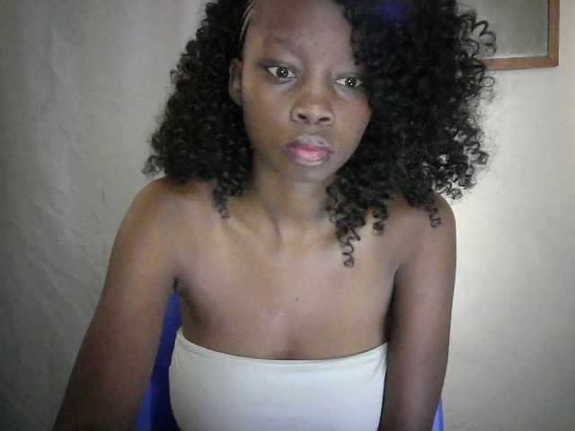 Prettygurl4 live cam on BongaCams
