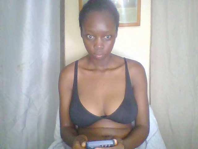 Prettygurl4 live cam on BongaCams