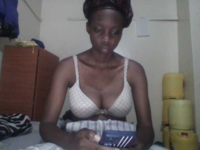 Prettygurl4 live cam on BongaCams