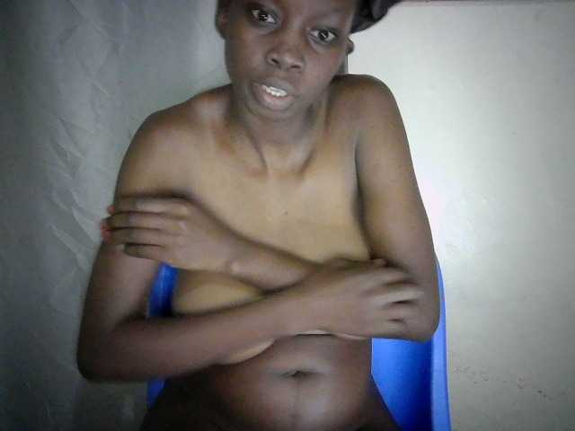 Prettygurl4 live cam on BongaCams