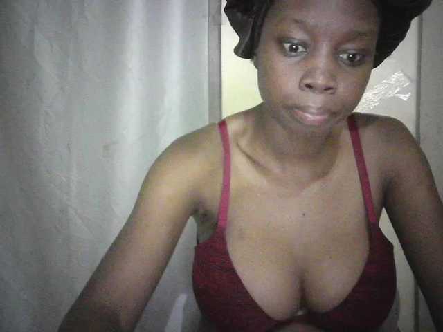 Prettygurl4 live cam on BongaCams