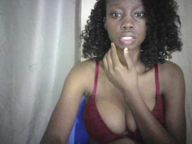 Prettygurl4 live cam on BongaCams