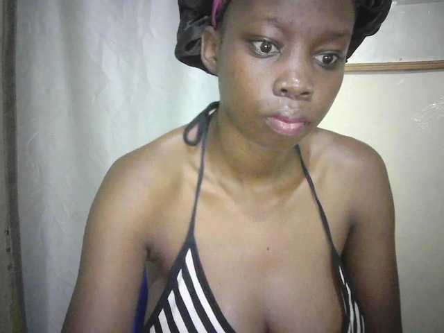 Prettygurl4 live cam on BongaCams