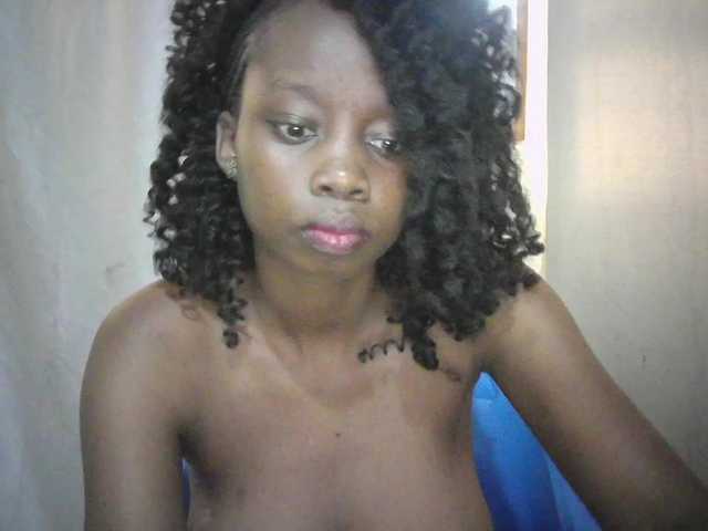 Prettygurl4 live cam on BongaCams