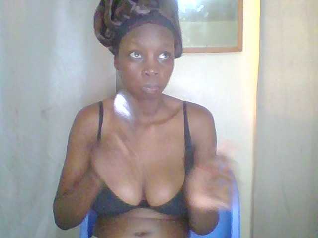 Prettygurl4 live cam on BongaCams